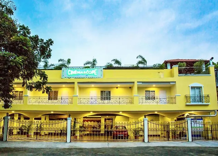Redfox Cinemascope An Apart Hotel