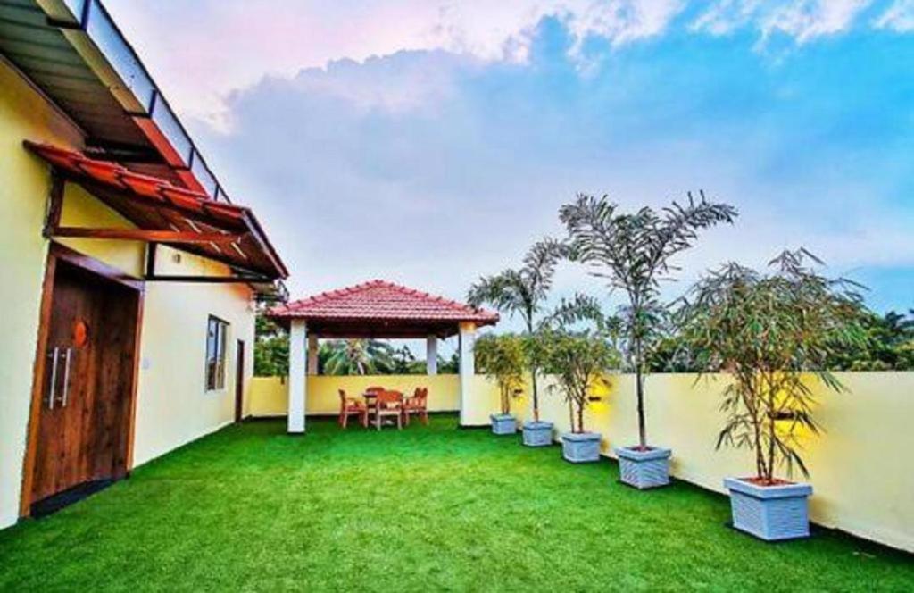 Hotel Redfox Cinemascope An Chennai