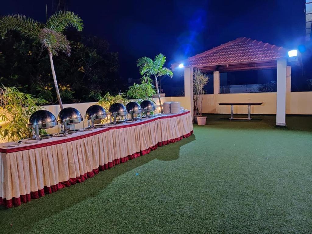 Redfox Cinemascope An Hotel Chennai