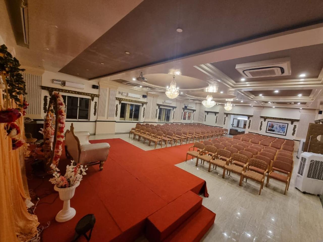 Redfox Cinemascope An Hotel Chennai